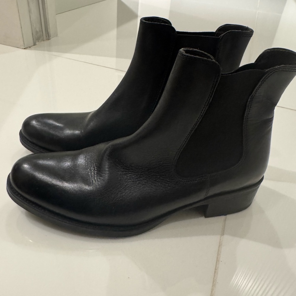 Black Leather women’s Browns Chelsea Boots 36
